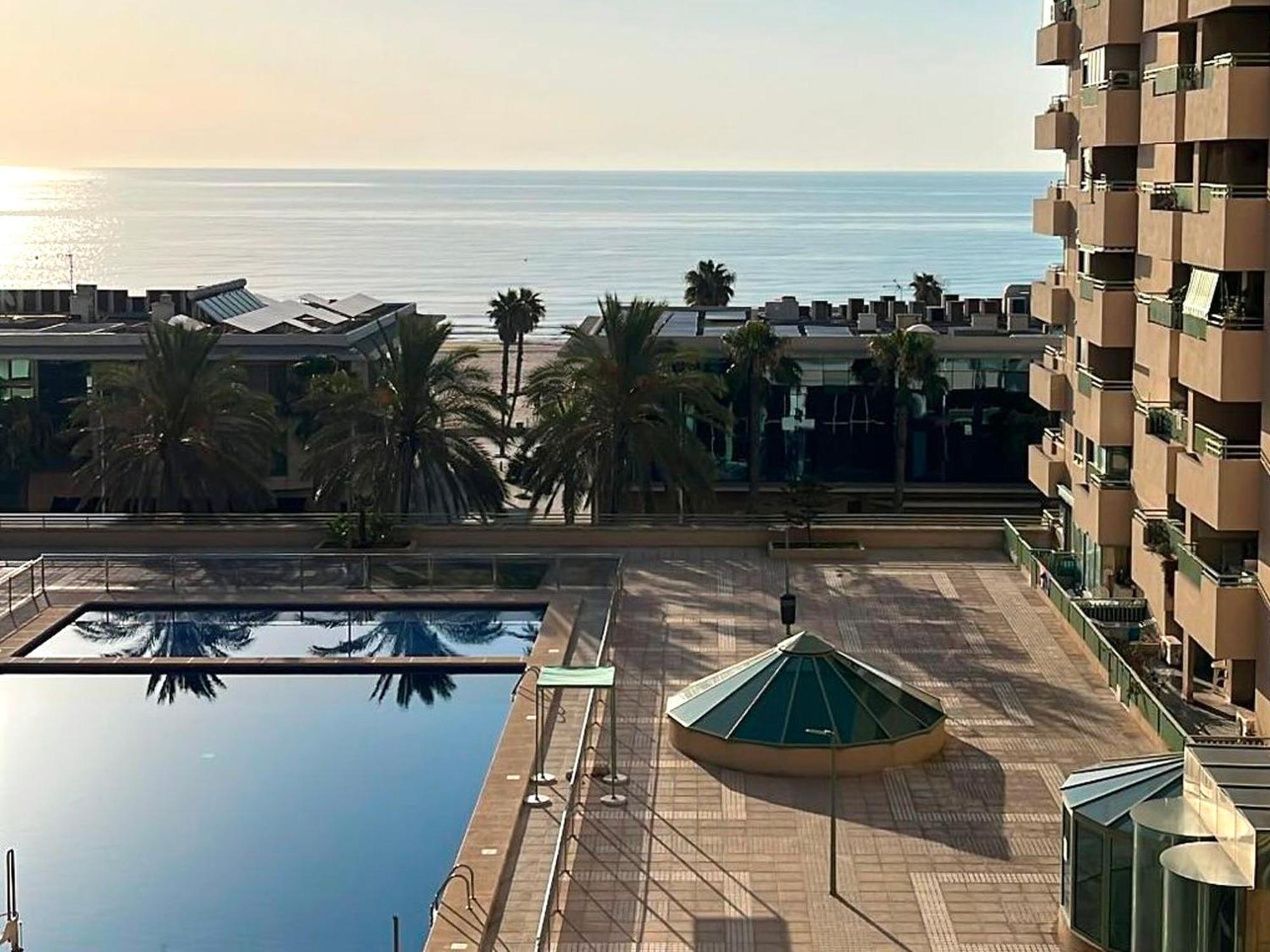 Stylish Well-Connected Beachfront Flat 瓦伦西亚 外观 照片